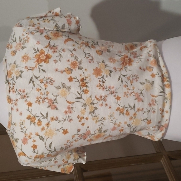 AMERICAN Eagle Waffle Flower Print Crop Top - Picture 5 of 8